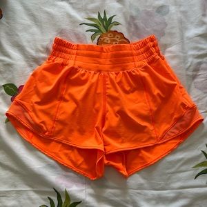 Lululemon Hotty Hot High Rise Lined Short 2.5” Size 2 Highlight Orange